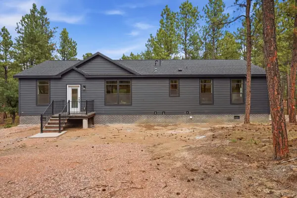 10790 Downhill Dr, Belle Fourche, SD 57717