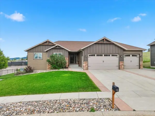 725 Maple Drive, Spearfish, SD 57783