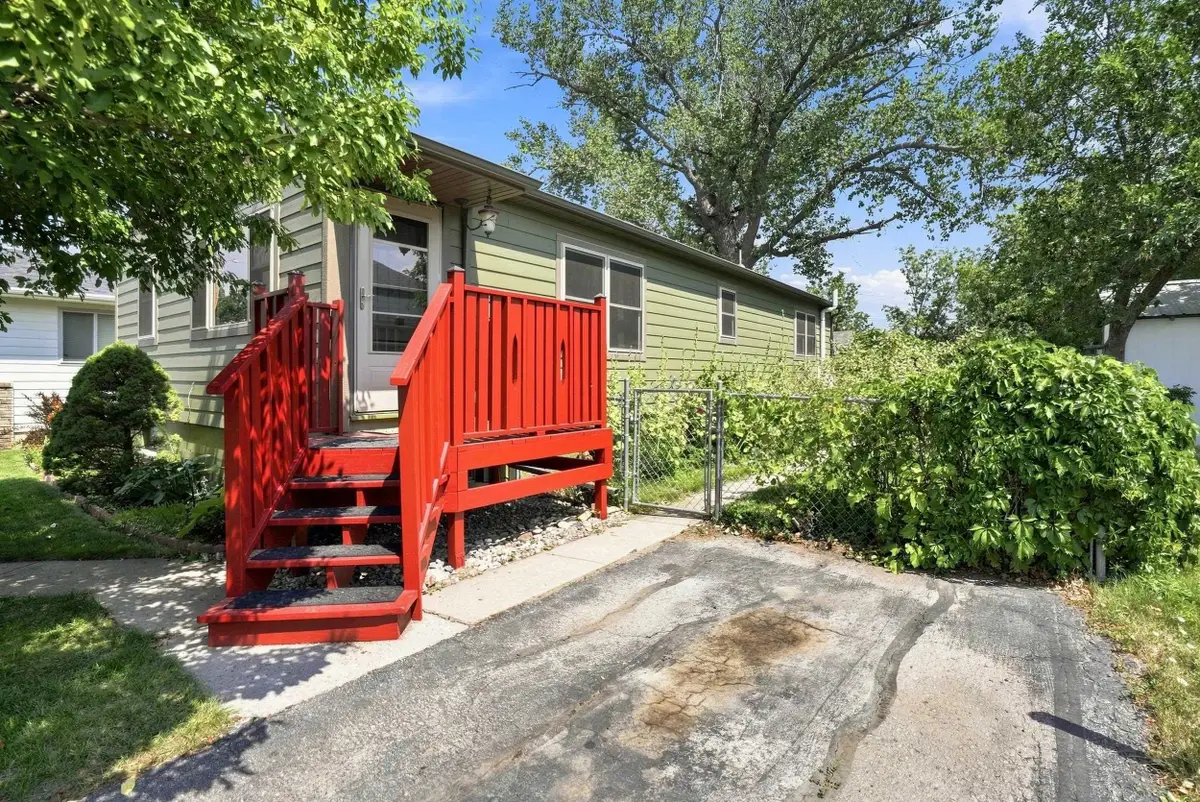 207 8th Avenue, Belle Fourche, SD 57717 - #1