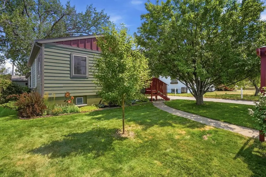207 8th Avenue, Belle Fourche, SD 57717 - #2