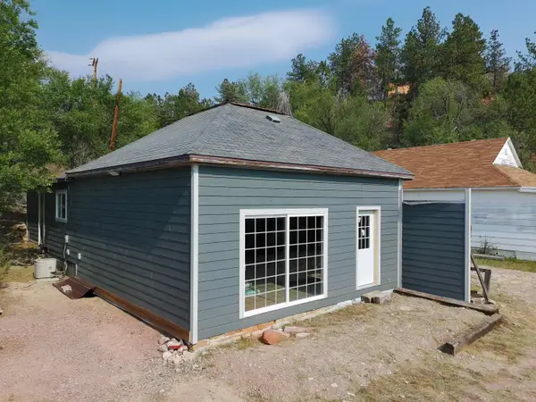 141 S 4th Street, Hot Springs, SD 57747