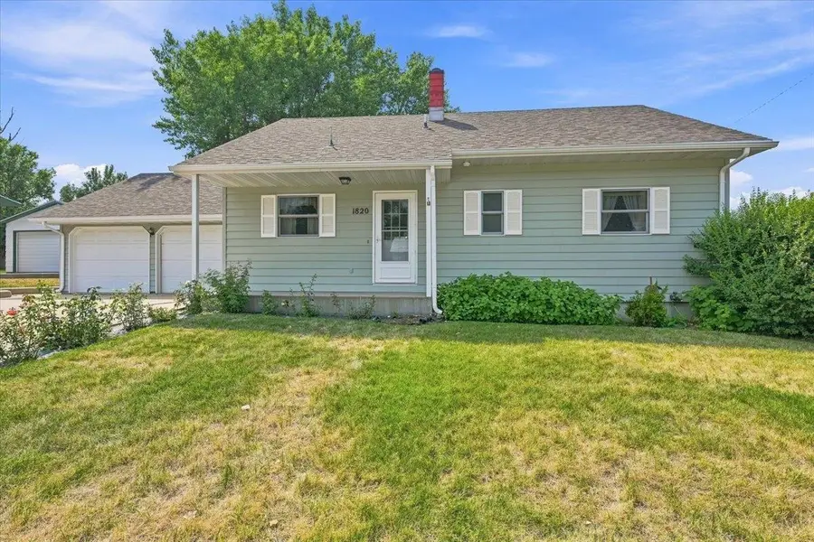 1820 7th Avenue, Belle Fourche, SD 57717 - #2
