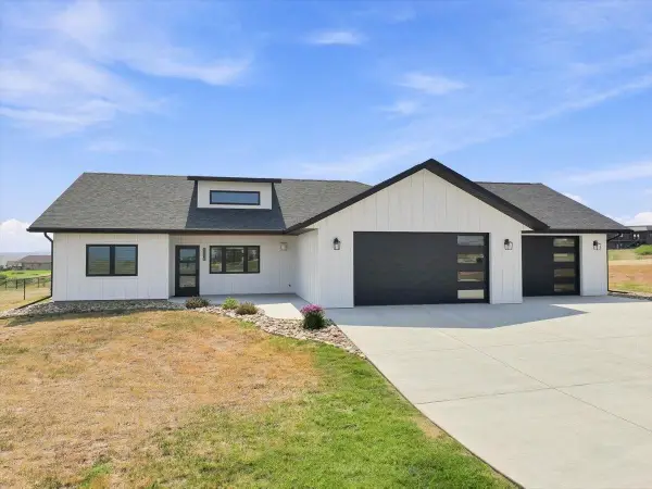 11067 Mule Train Drive, Belle Fourche, SD 57717