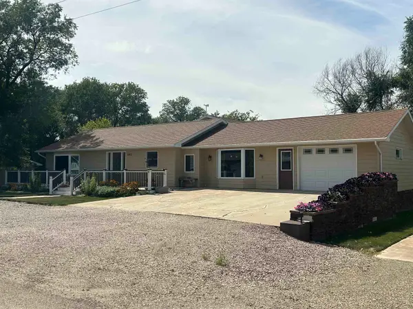605 1st Avenue, Bison, SD 57620