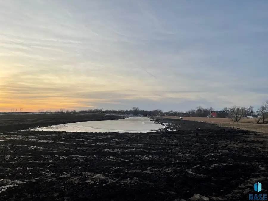 318 Grey Goose Dr, Wentworth, SD 57075 - #2