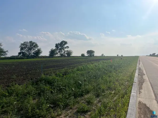 W 5th St, Freeman, SD 57029