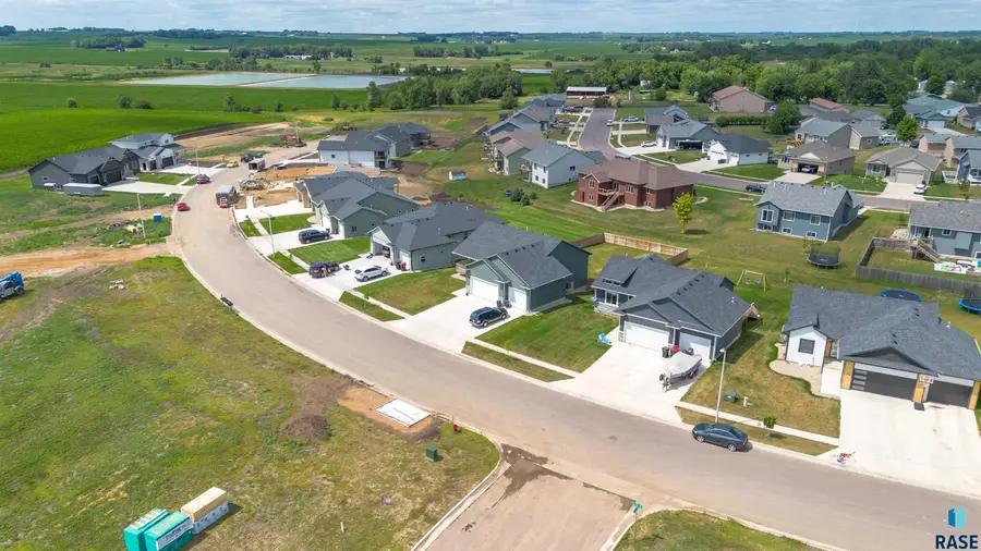 127 Skyline Dr, Valley Springs, SD 57068 - #3