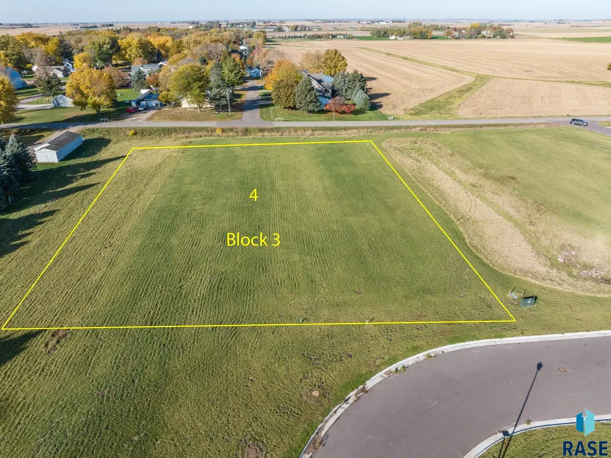 1300 Willard Ln, Larchwood, IA 51241 - #1