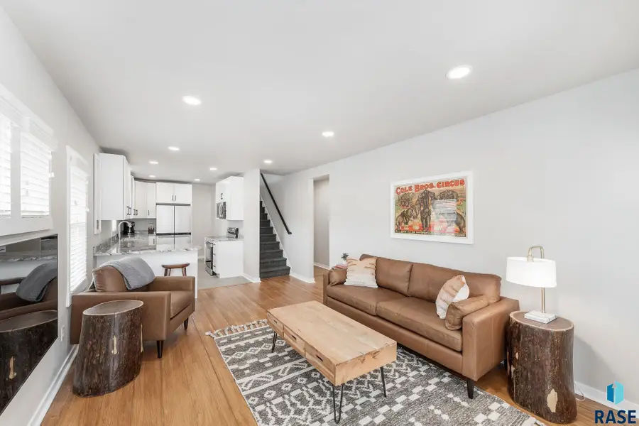 1205 S 7th Ave, Sioux Falls, SD 57105 - #3