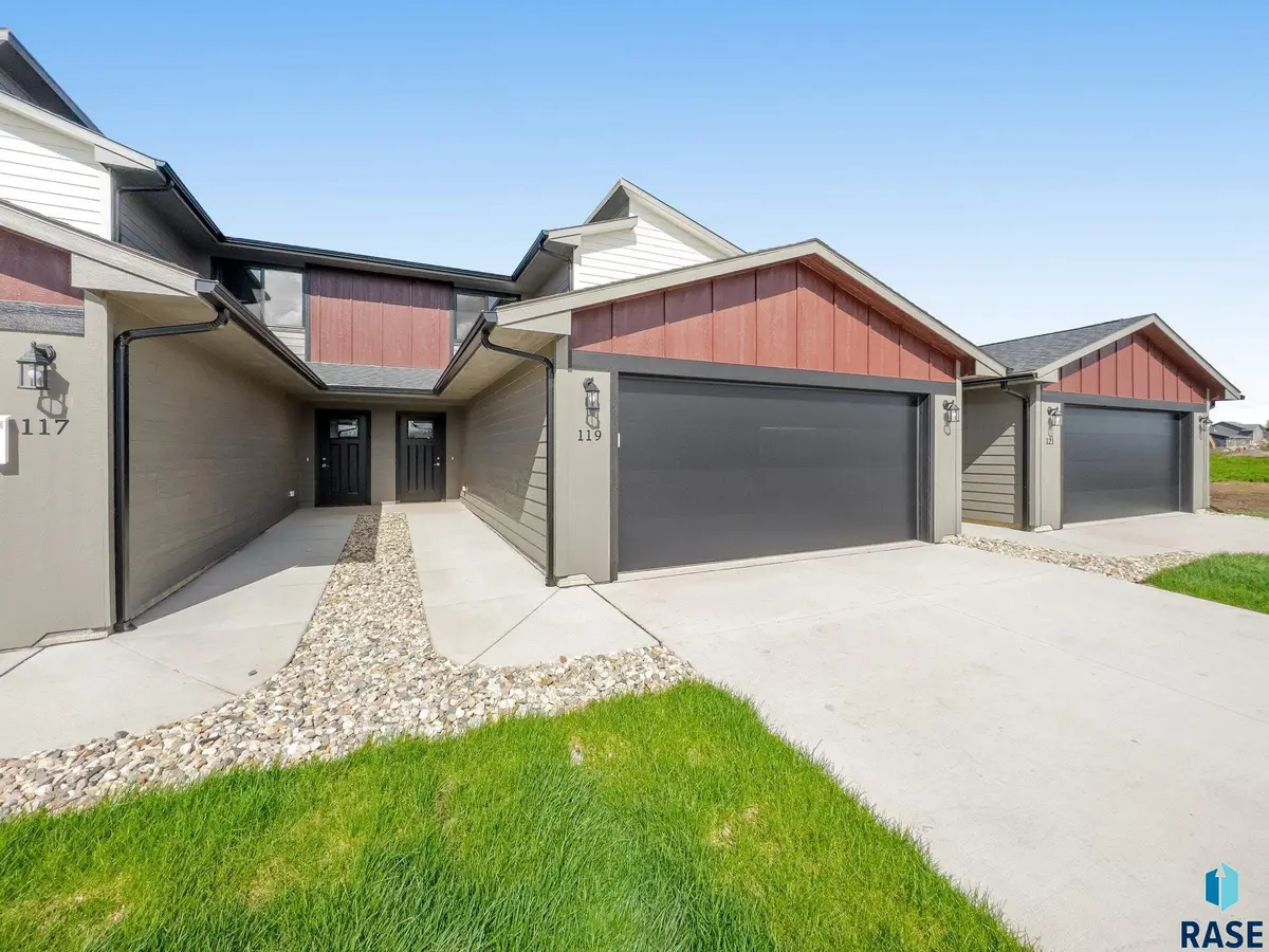 105 N Summit Ave, Tea, SD 57064 - #1