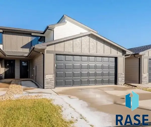 1332 N Kenley Pl, Tea, SD 57064