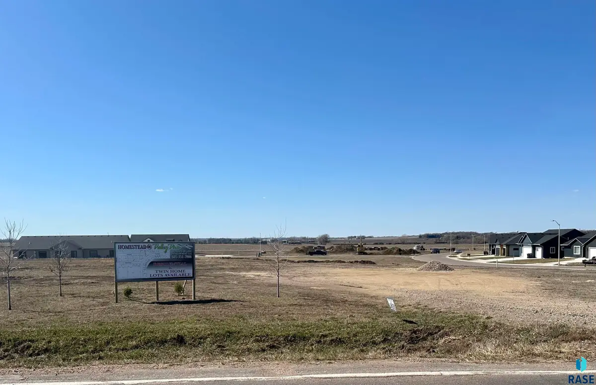 900 Sundance St, Valley Springs, SD 57068 - #1
