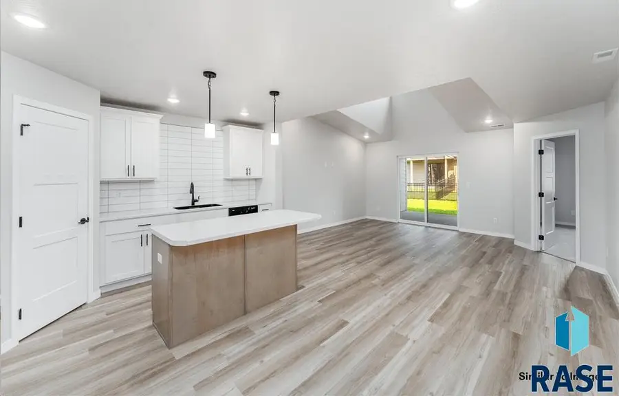 902 E Wayne Pl, Tea, SD 57064 - #3