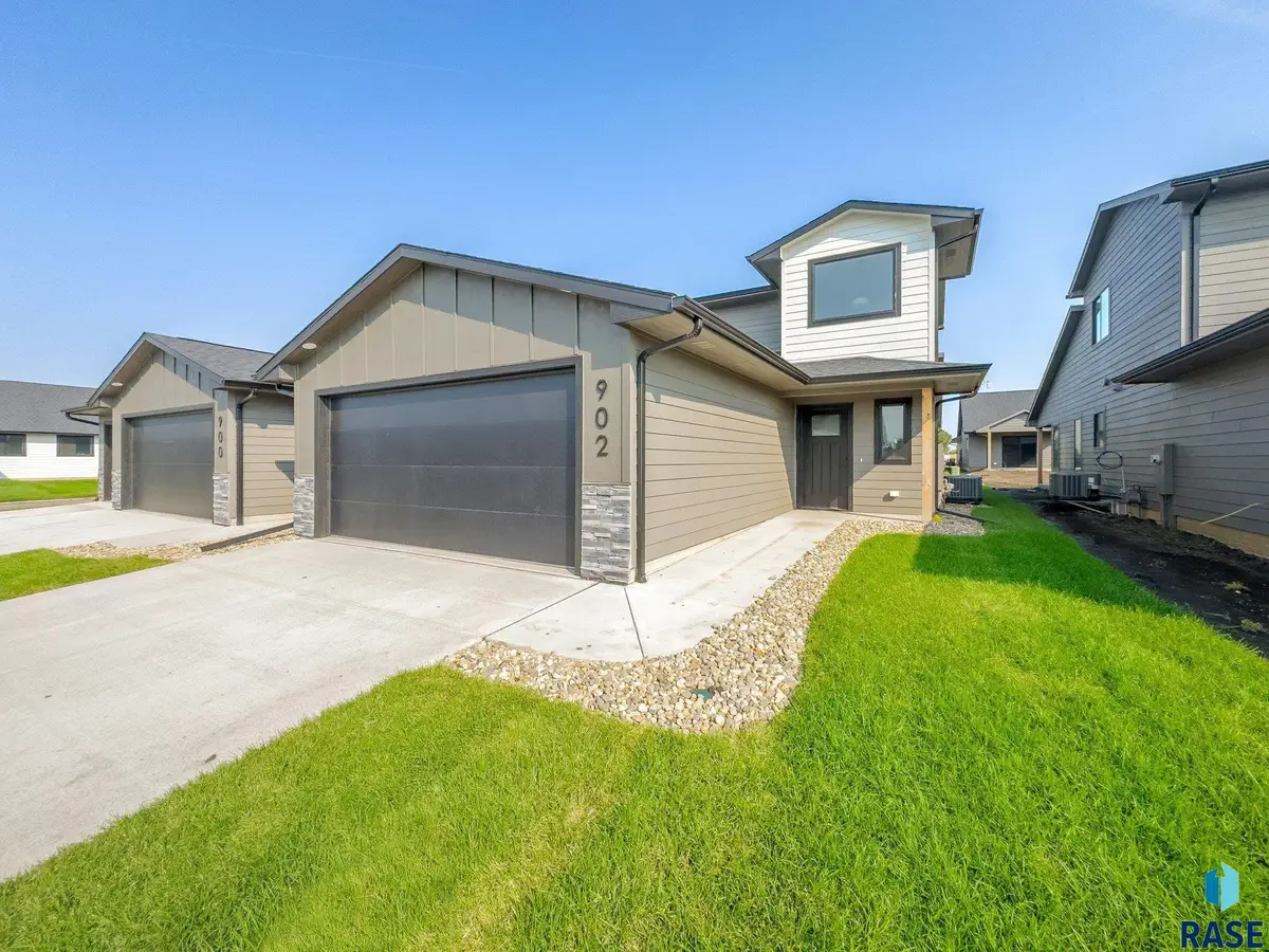 912 E Wayne Pl, Tea, SD 57064 - #1