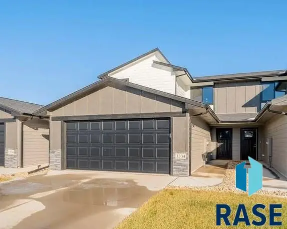 1334 N Kenley Pl, Tea, SD 57064