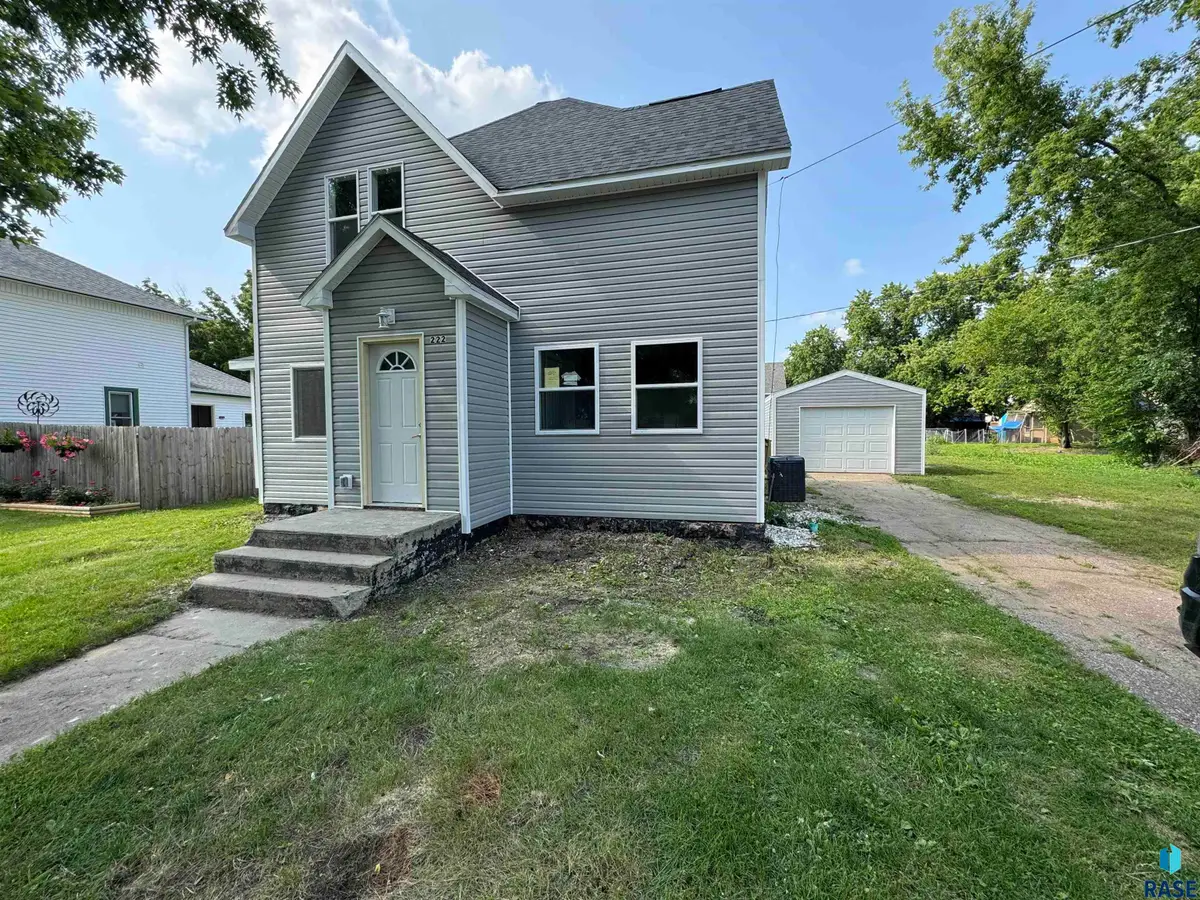 222 W 2nd St, Canton, SD 57013 - #1
