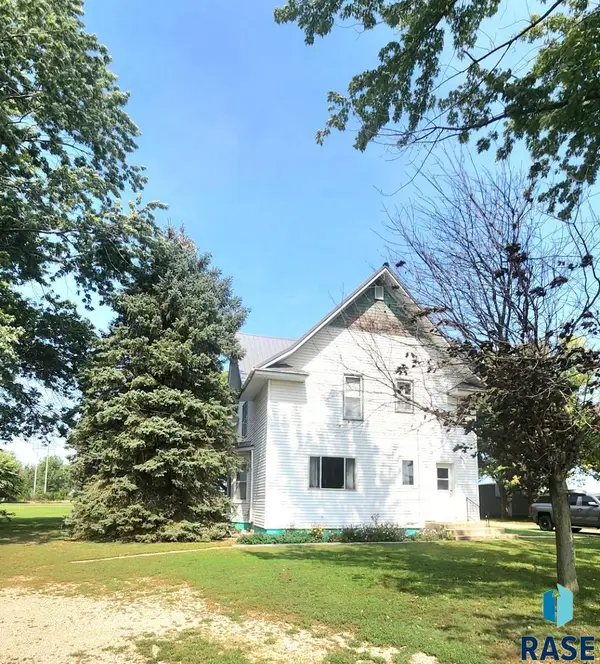 511 E Park Ave, Viborg, SD 57070