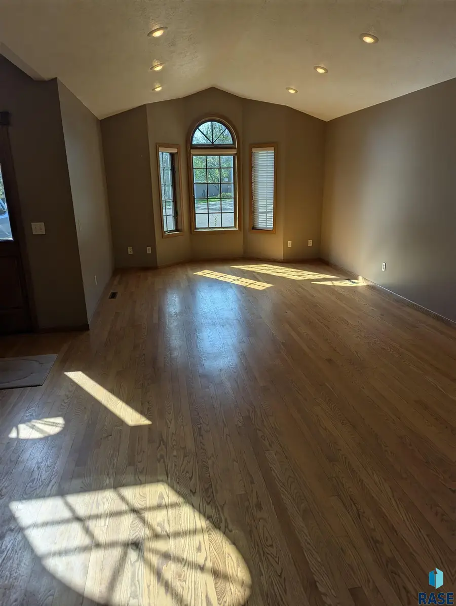 3500 E Apple Blossom Cir, Sioux Falls, SD 57103 - #2