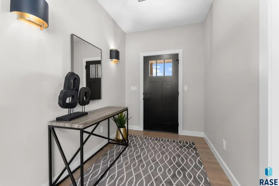 1714 N Medallion Cir, Sioux Falls, SD 57110 - #2