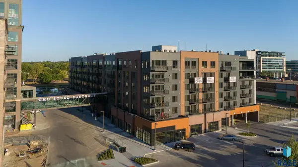 151 E 4th Pl #104, Sioux Falls, SD 57104