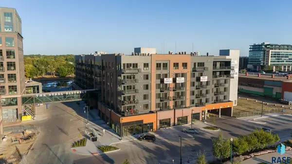 151 E 4th Pl #604, Sioux Falls, SD 57104