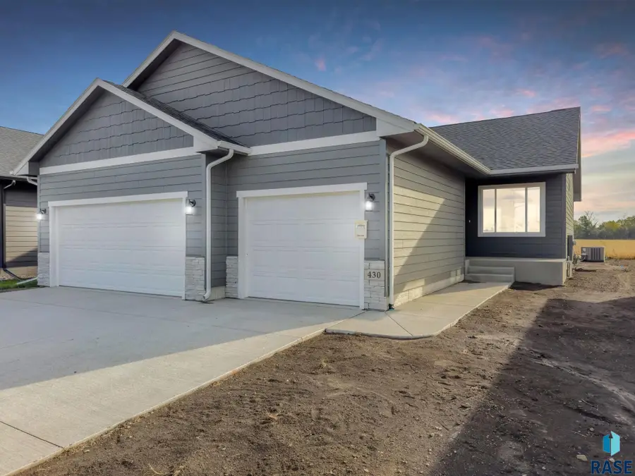 430 N Summit Ave, Tea, SD 57064 - #2