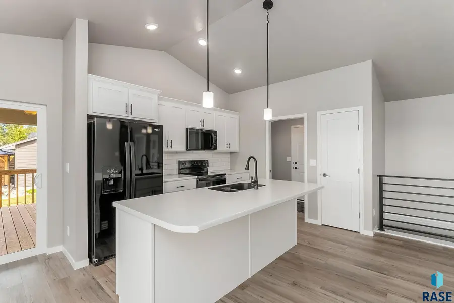 201 N Everest Ave, Tea, SD 57064 - #3