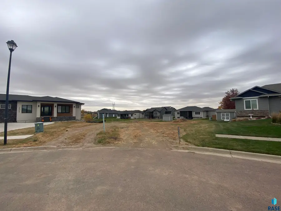 2805 E Sunray Cir, Brandon, SD 57005 - #2