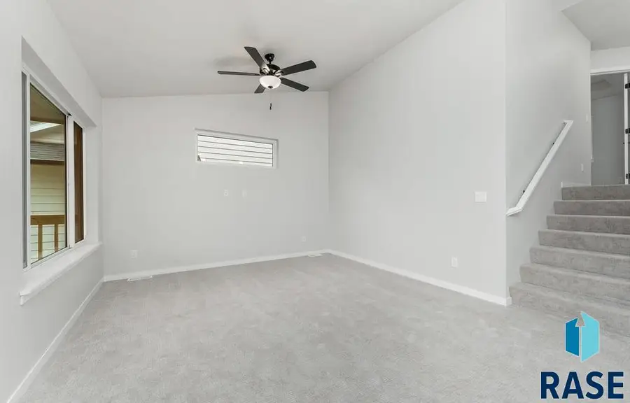 1912 N Concord Dr, Sioux Falls, SD 57110 - #3