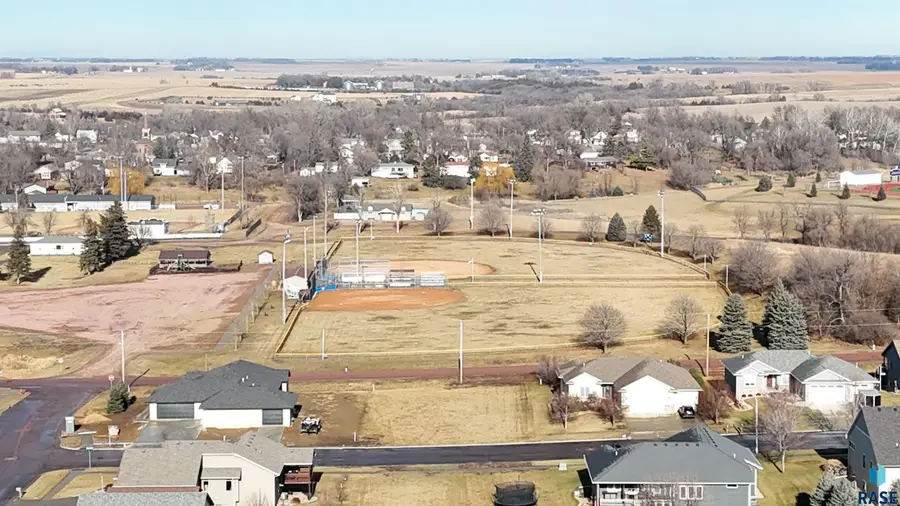 804 Jacob Cir, Garretson, SD 57030 - #2