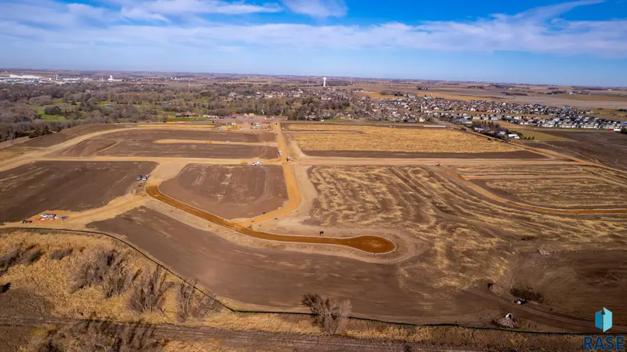 901 S Haley Ave, Brandon, SD 57005 - #3