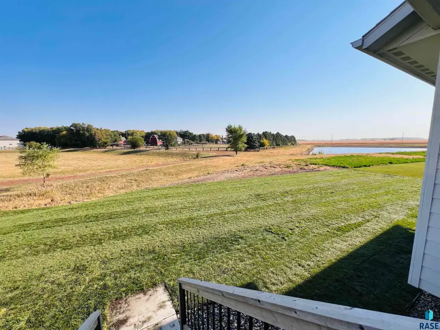 910 Johnson Creek Ct, Harrisburg, SD 57032 - #3