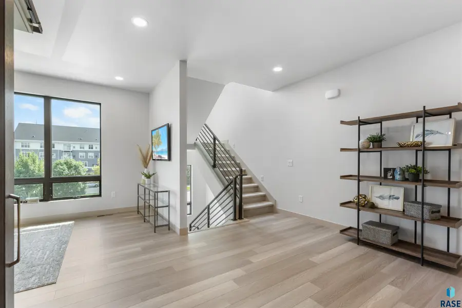 2803 S Terry Ave, Sioux Falls, SD 57106 - #3