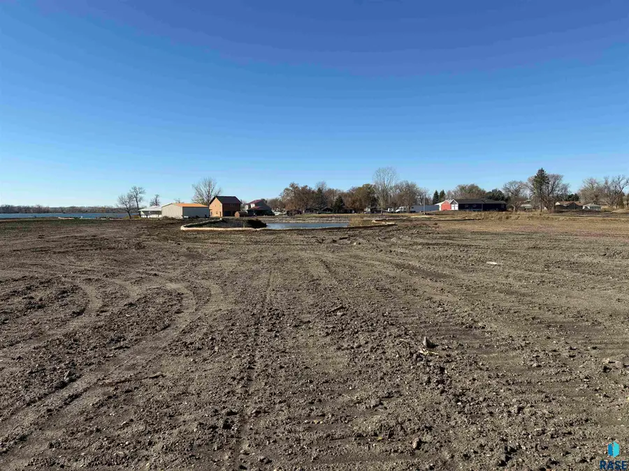 Crescent Ln, Madison, SD 57042 - #3