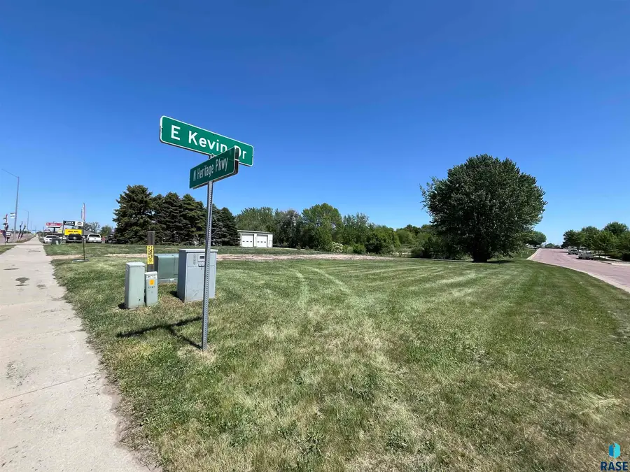 500 N Heritage Pkwy, Tea, SD 57064 - #2