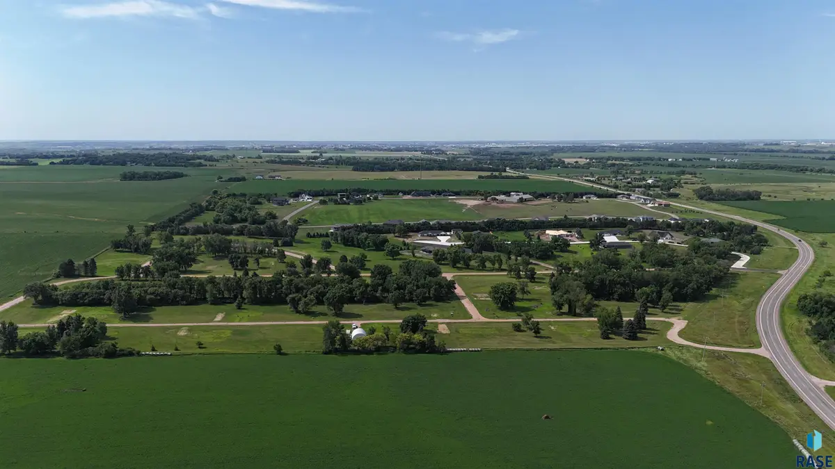 47542 Jademan Ct, Renner, SD 57055 - #1