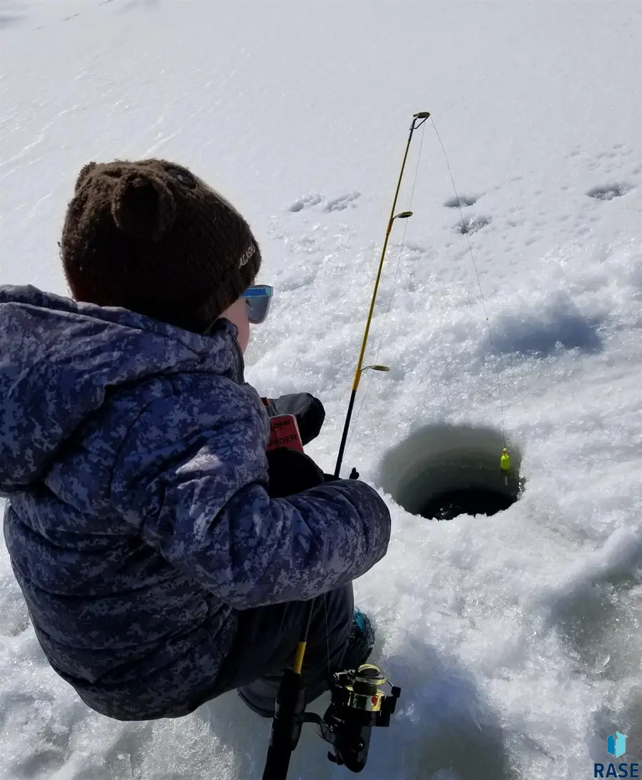 607 E Lakeview Dr, Brandon, SD 57005 - #2