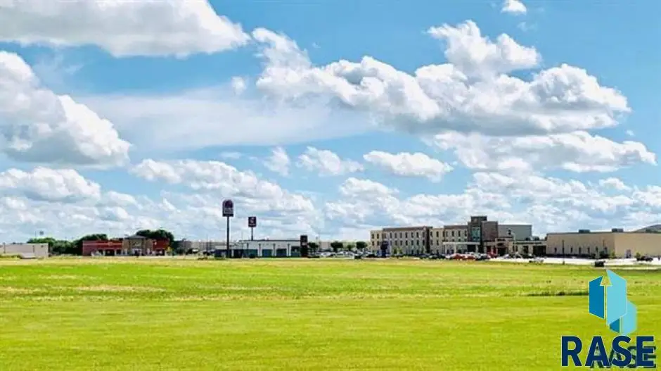 Lot9, Blk1 Wilbert Square Addition, Brookings, SD 57006 - #1