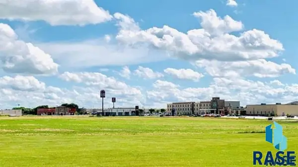 Lot7, Blk2 Wilbert Square Addition, Brookings, SD 57006