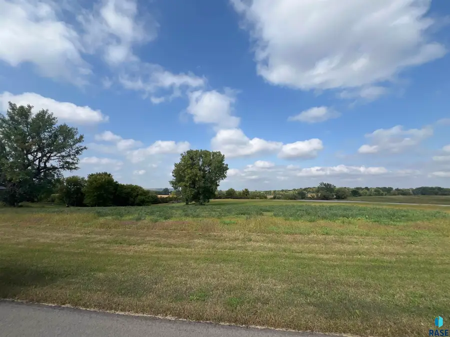 1453 Wild Rose Trl, Luverne, MN 56156 - #2