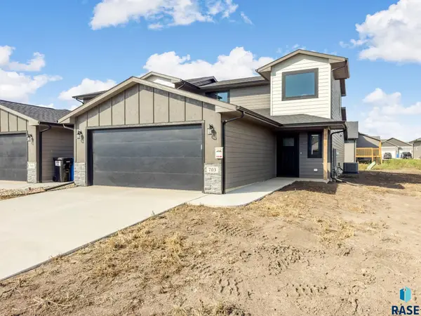 703 N Clark St, Lennox, SD 57039