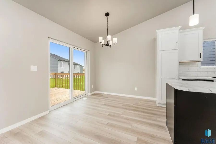 1808 N Concord Dr, Sioux Falls, SD 57110 - #3