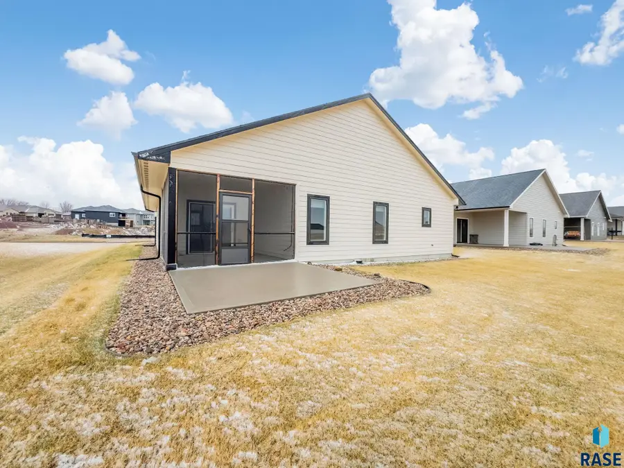 1604 N Marlowe Ave, Sioux Falls, SD 57110 - #3