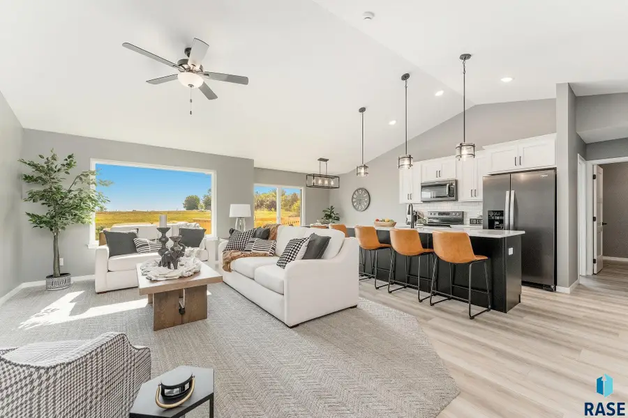 1721 N Concord Dr, Sioux Falls, SD 57110 - #3