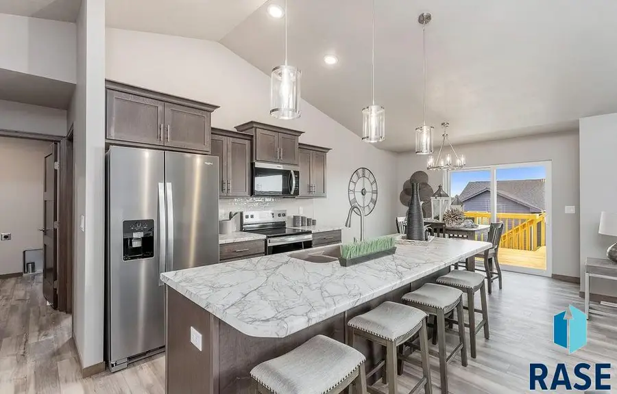 632 N Yankee Ave, Sioux Falls, SD 57110 - #3