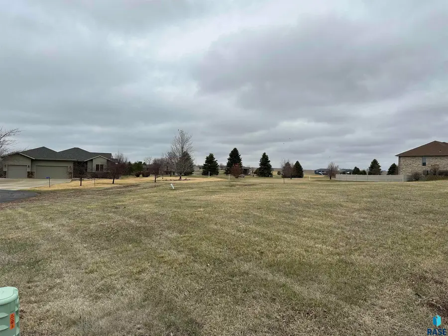 165 Golf View Cir, Wentworth, SD 57075 - #3