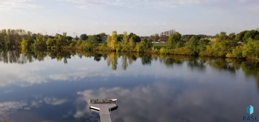 509 E Lakeview Dr, Brandon, SD 57005 - #2