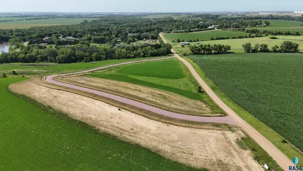 3 Arthur Ln, Renner, SD 57005