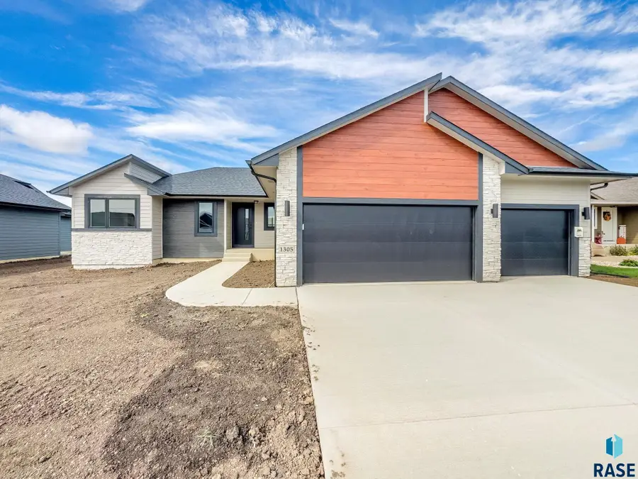 1305 Poplar Ave, Tea, SD 57064 - #2