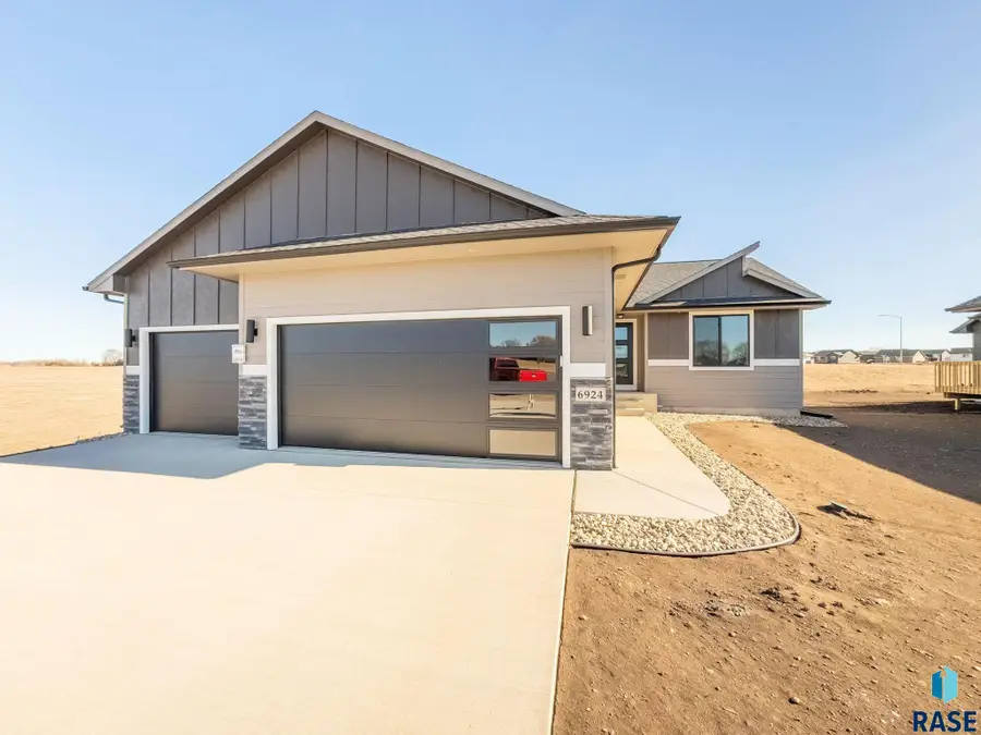 1320 Poplar Ave, Tea, SD 57064 - #3